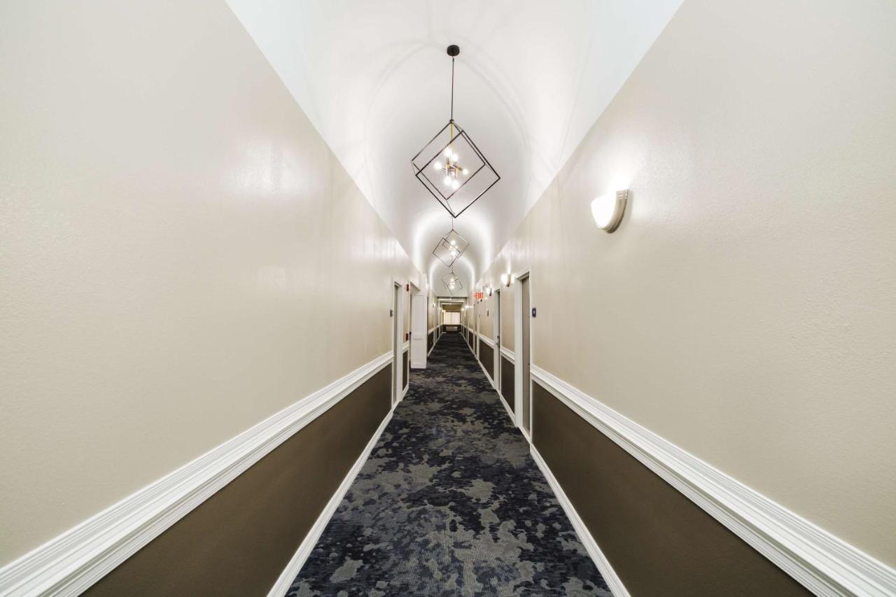 Surestay Studio By Best Western Conroe Downtown Exterior foto