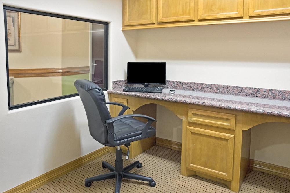 Surestay Studio By Best Western Conroe Downtown Exterior foto